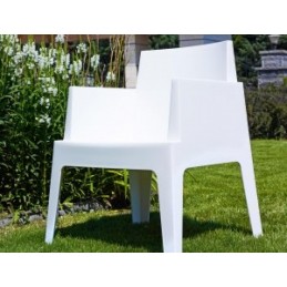 CHAISE BOX AVEC ACCOUDOIRS BLANC